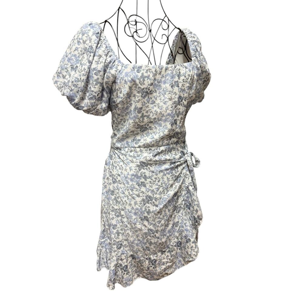 Trixxi Cream and Light Blue Puff-Sleeve Wrap Floral Mini Dress Small - Picture 3 of 9